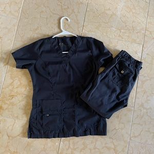 Black Adar Pro Breakthrough Plus Scrub Set - V-Neck Top & Multi Pocket Pants